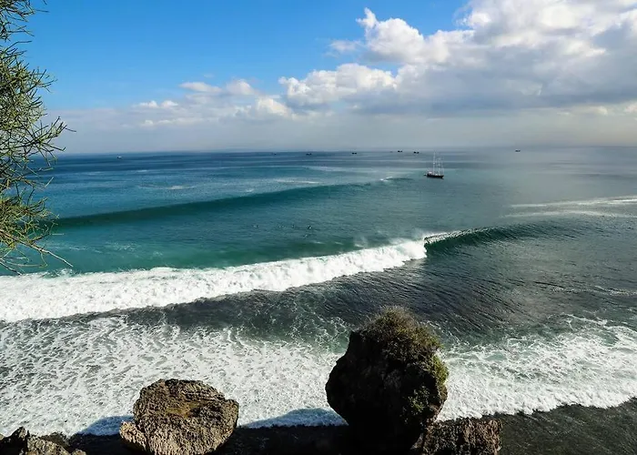 The Luxe Bali - Luxury 3 Bedroom Cliff Ocean Edge